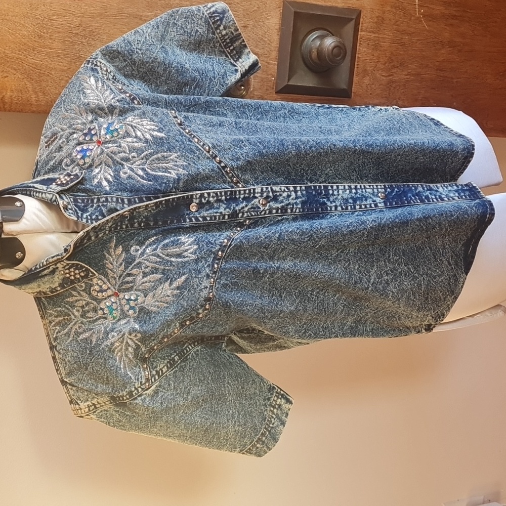Denim Vintage  Jean short sleeve blouse size Medium